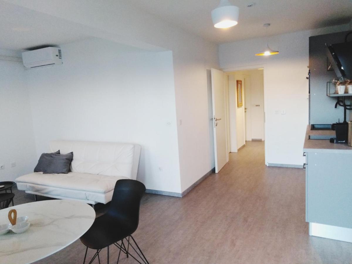 Sea View K Apartment